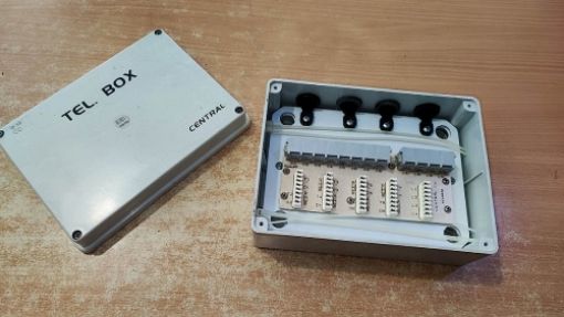 Picture of 4-Output Call Center Distributor